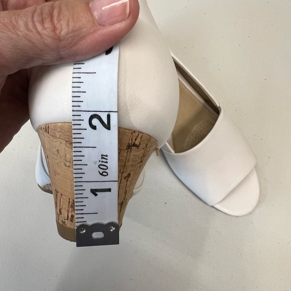 Aerosoles Application Bone Peep Toe Low Wedge Heels Size 9 - Picture 8 of 8